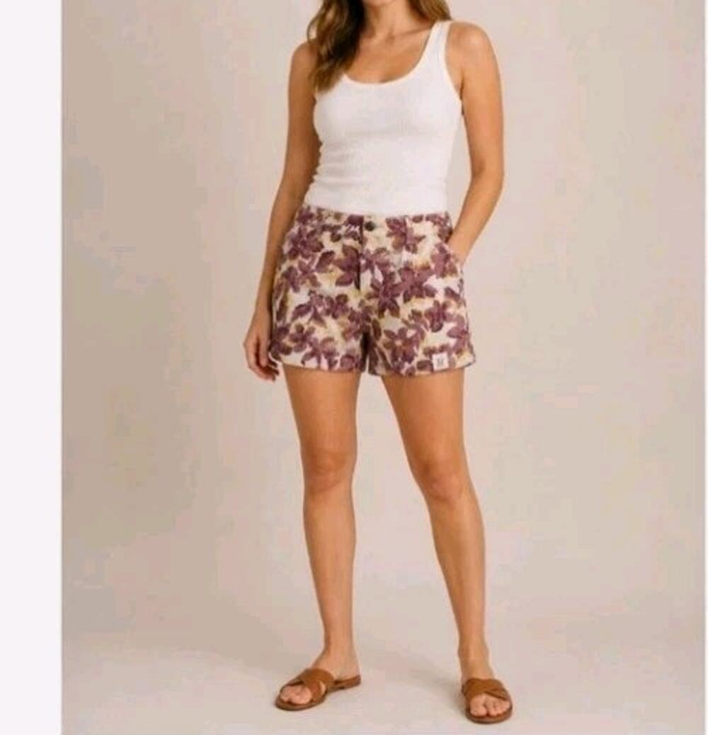 a.n.a. a new approach Mid-Rise Shortie Shorts 3.5 Inseam Rose Floral Size 10 NWT